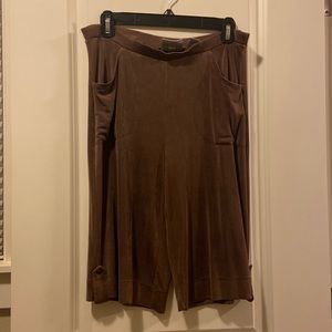 Chicos travelers brown shorts